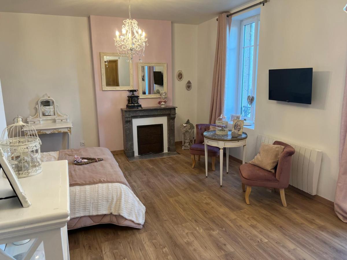 Chateau Segot Neuilly-le-Real ภายนอก รูปภาพ