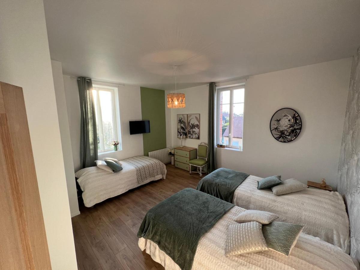 Chateau Segot Neuilly-le-Real ภายนอก รูปภาพ