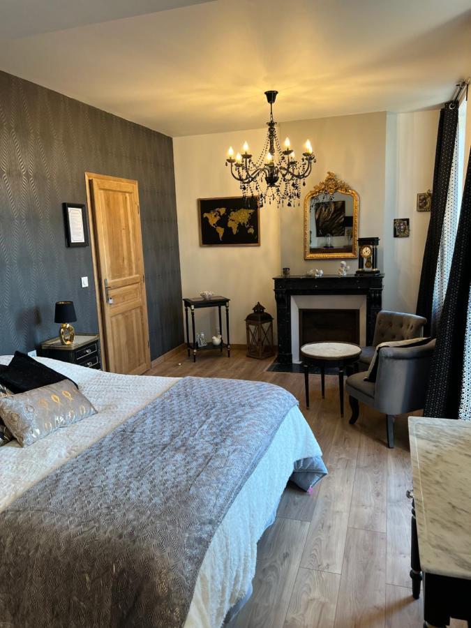 Chateau Segot Neuilly-le-Real ภายนอก รูปภาพ
