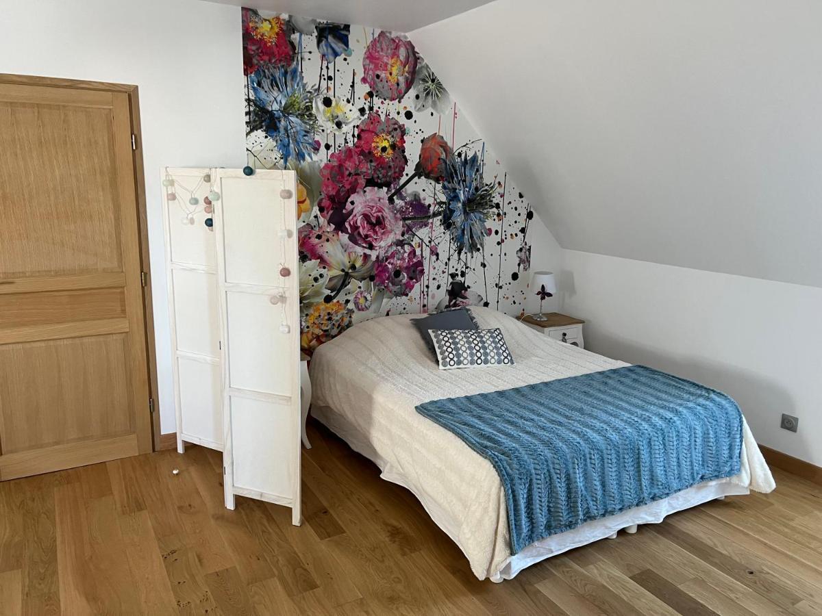 Chateau Segot Neuilly-le-Real ภายนอก รูปภาพ